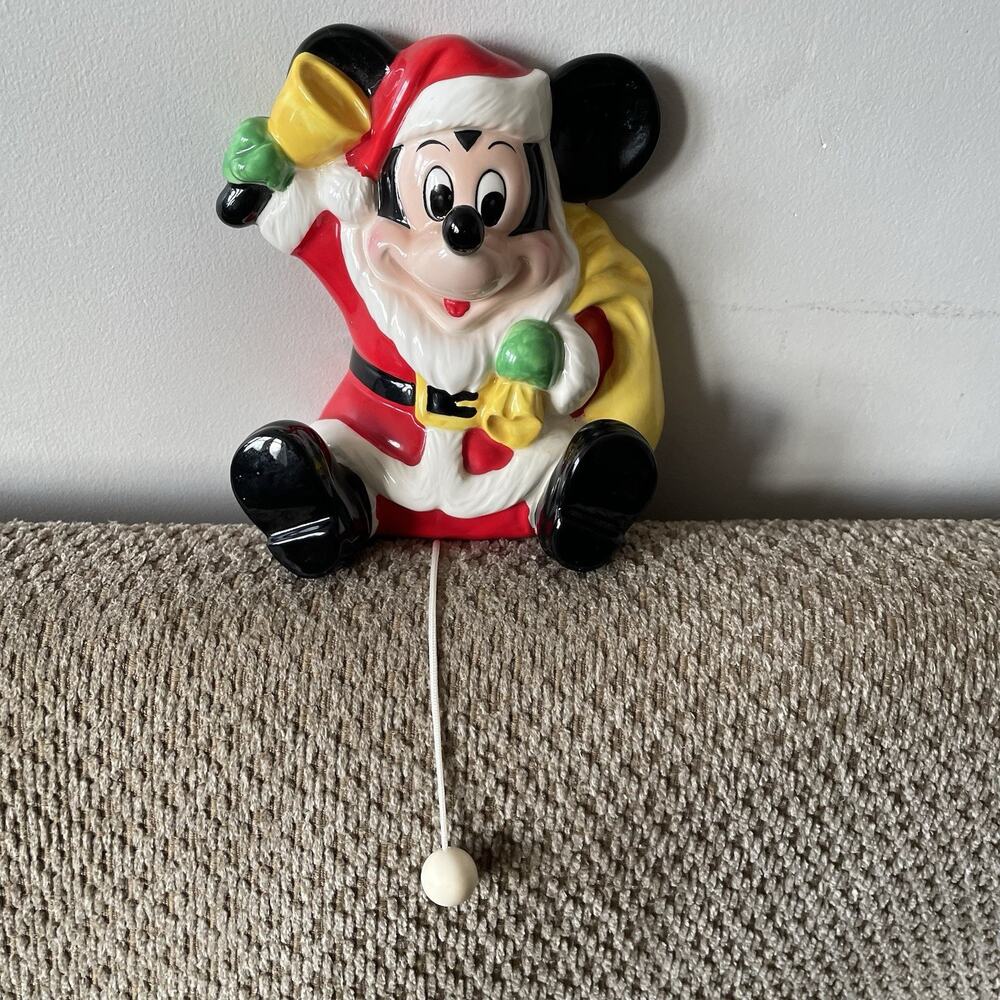 Vintage Musical Ceramic Mickey Mouse Santa Wall Hanging Figurine Disney Japan - Picture 4 of 10